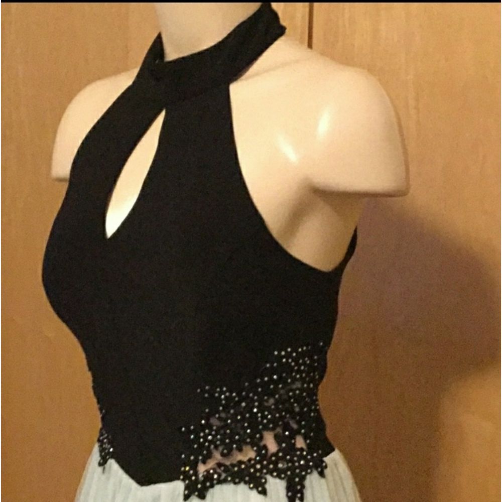 Blondie Nites Keyhole Illussion Mock Neck Gown - Picture 4 of 11